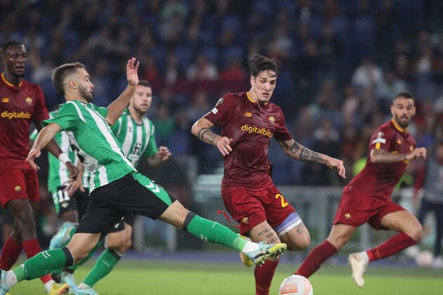 ROME, Italy - 06.10.2022: Guido Rodriguez (Betis), Nicolo Zaniolo (AS ROMA) during the UEFA Europe League group C match between AS Roma and Real Betis Seville at the Olympic Stadium on October 10, 2022 in Rome, Italy.  Copyright: xMarcoxIacobuccix xipa-agency.netx xMarcoxIacobuccix 0