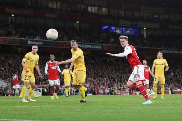 Arsenal gegen Bodo Glimt 06. Oktober 2022, London Europa League Gruppenphase Arsenal gegen Bodo Glimt Rob Holding von Arsenal erzielt sein zweites Tor Foto Jacques Feeney Abseits London UK  Copyright: xJacquesxFeeneyx xOffsidexOffside