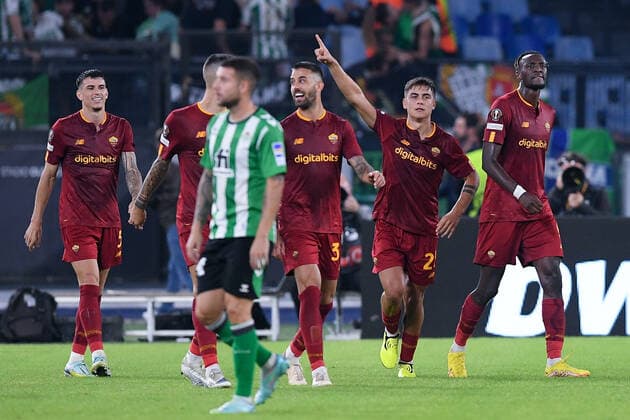 AS Roma v Real Betis - UEFA Europa League Paulo Dybala of AS Roma celebrates after scoring first goal during the UEFA Europa League Group C stage match between AS Roma and Real Betis at Stadio Olimpico, Rome, Italy on 6 October 2022. Rome Rome Italy  Copyright: xGiuseppexMaffiax originalFilename:maffia-asromavr221006_npNcs.jpg
