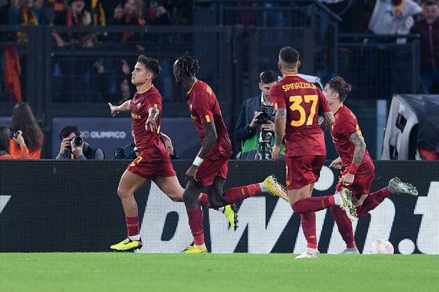 AS Roma v Real Betis - UEFA Europa League Paulo Dybala of AS Roma celebrates after scoring first goal during the UEFA Europa League Group C stage match between AS Roma and Real Betis at Stadio Olimpico, Rome, Italy on 6 October 2022. Rome Rome Italy  Copyright: xGiuseppexMaffiax originalFilename:maffia-asromavr221006_npSD9.jpg