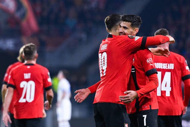 Joie des joueurs de Rennes apres le but de Martin Terrier ( 7 - Rennes ) - Amine GOUIRI ( 19 - Rennes ) - FOOTBALL : Rennes vs Dynamo Kiev - Ligue Europa - 06 10 2022 FedericoPestellini Panoramic 