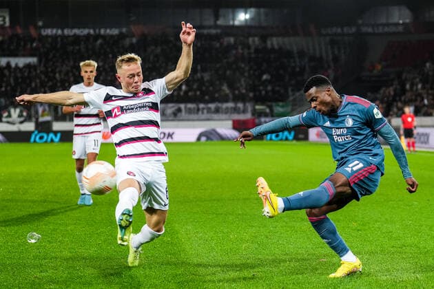 UEFA Europa League: FC Midtjylland v Feyenoord Herning - Joel Andersson of FC Midtjylland, Javairo Dilrosun of Feyenoord during the match between FC Midtjylland v Feyenoord at MCH Arena on 6 October 2022 in Herning, Denmark. Copyright: xTomxBodex