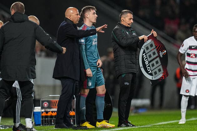 UEFA Europa League: FC Midtjylland v Feyenoord Herning - Feyenoord coach Arne Slot, Patrik Walemark of Feyenoord during the match between FC Midtjylland v Feyenoord at MCH Arena on 6 October 2022 in Herning, Denmark. Copyright: xYannickxVerhoevenx