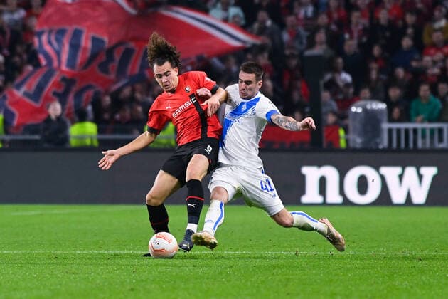 Arthur THEATE ( 5 - Rennes ) - Artem Besedin ( 41 - Dynamo Kiev ) - FOOTBALL : Rennes vs Dynamo Kiev - Ligue Europa - 06 10 2022 FedericoPestellini Panoramic 