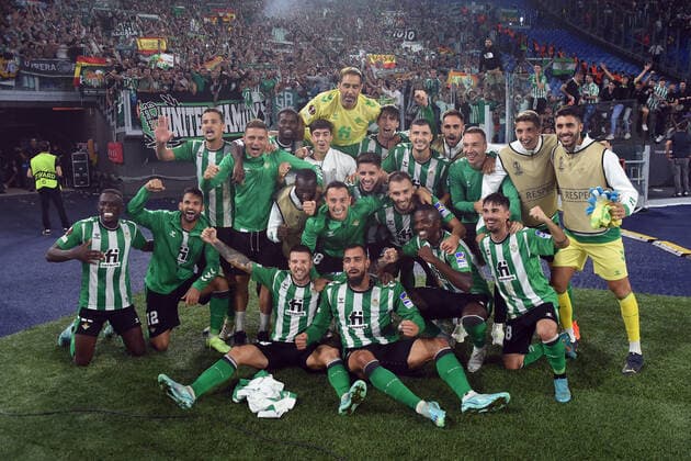 Soccer, Europa League match AS Roma v Real Betis Real Betis player s celebrating the victory at the end of the match during the Uefa Europa League match AS Roma v Real Betis at Olimpico stadium in Rome, Italy, Oct 06th, 2022. Imago-Images Emmefoto Copyright: xImago-Images Emmefotox