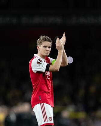Mandatory Credit: Photo by Juan Gasparini JMP Shutterstock (13443926cy) Martin Odegaard of Arsenal applauds the fans after their sides victory Arsenal v Bodo Glimt, UK - 06 Oct 2022 Editorial use only Arsenal v Bodo Glimt, UK - 06 Oct 2022 Editorial use only  Copyright: xJuanxGasparini JMP Shutterstockx 13443926cy