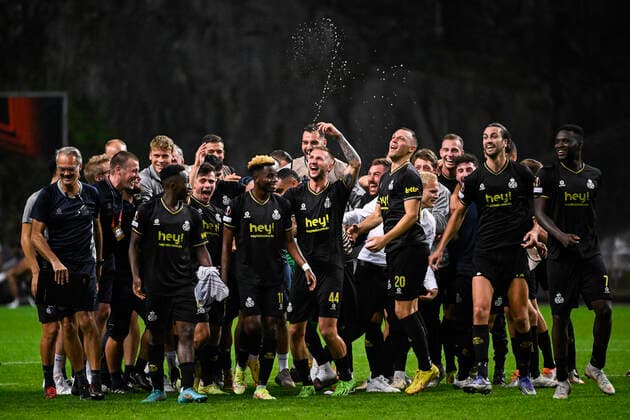 Union s players celebrate after winning a match between the Portugese club SC Braga and Belgian soccer team Royale Union Saint-Gilloise, Thursday 06 October 2022 in Braga, Portugal, the third game out of six in the group stage of the UEFA Europa League competition. LAURIExDIEFFEMBACQ  x46404425x