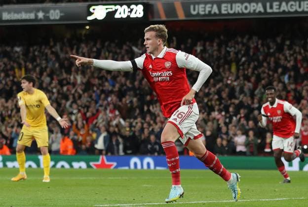 London, England, 6th October 2022. Rob Holding of Arsenal celebrates after scoring to make it 2-0 during the UEFA Europa League match at the Emirates Stadium, London. Picture credit should read: Paul Terry Sportimage EDITORIAL USE ONLY. No use with unauthorised audio, video, data, fixture lists, club league logos or live services. Online in-match use limited to 120 images, no video emulation. No use in betting, games or single club league player publications. SPI-1926-0043