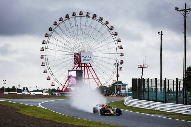 01 VERSTAPPEN Max (nld), Red Bull Racing RB18, action during the Formula 1 Honda Japanese Grand Prix 2022, 18th round of the 2022 FIA Formula One World Championship, WM, Weltmeisterschaft from October 7 to 9, 2022 on the Suzuka International Racing Course, in Suzuka, Mie Prefecture, Japan - F1 - JAPANESE GRAND PRIX 2022 DPPI Panoramic  00122041_AV6_7348