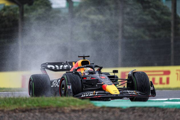 01 VERSTAPPEN Max (nld), Red Bull Racing RB18, action during the Formula 1 Honda Japanese Grand Prix 2022, 18th round of the 2022 FIA Formula One World Championship, WM, Weltmeisterschaft from Octobre 7 to 9, 2022 on the Suzuka International Racing Course, in Suzuka, Mie Prefecture, Japan - F1 - JAPANESE GRAND PRIX 2022 DPPI Panoramic  GOOD0591