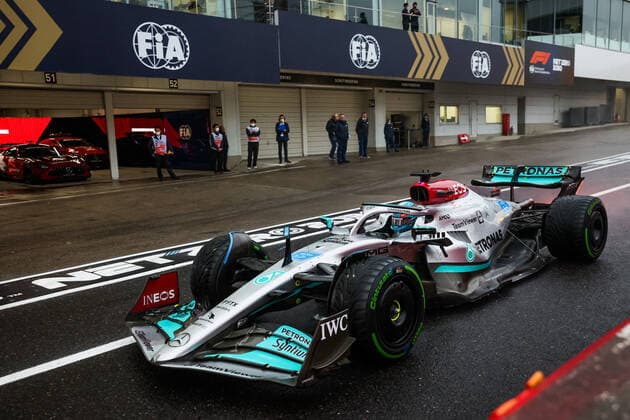 63 RUSSELL George (gbr), Mercedes AMG F1 Team W13, action during the Formula 1 Honda Japanese Grand Prix 2022, 18th round of the 2022 FIA Formula One World Championship, WM, Weltmeisterschaft from Octobre 7 to 9, 2022 on the Suzuka International Racing Course, in Suzuka, Mie Prefecture, Japan - F1 - JAPANESE GRAND PRIX 2022 DPPI Panoramic  20221007_GOOD0944