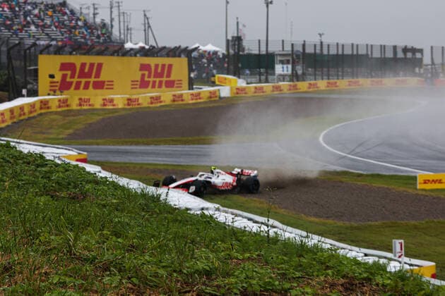 47 SCHUMACHER Mick (ger), Haas F1 Team VF-22 Ferrari, action crash, accident, during the Formula 1 Honda Japanese Grand Prix 2022, 18th round of the 2022 FIA Formula One World Championship, WM, Weltmeisterschaft from October 7 to 9, 2022 on the Suzuka International Racing Course, in Suzuka, Mie Prefecture, Japan - F1 - JAPANESE GRAND PRIX 2022 DPPI Panoramic 00122041_AV6_7596