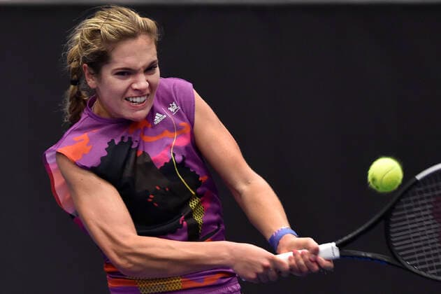 Caty McNally of USA in action during the WTA, Tennis Damen Agel Open 2022 women s tennis tournament match against Iga Swiatek of Poland, on October 7, 2022, in Ostrava, Czech Republic. (CTKxPhoto JaroslavxOzana) CTKPhotoP2022100707327  JAO 22