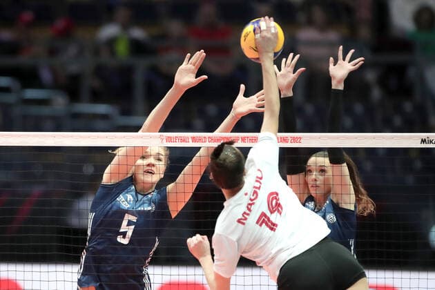 07.10.2022 LODZ, ATLAS ARENA SIATKOWKA KOBIET (VOLLEYBALL) FIVB MISTRZOSTWA SWIATA W SIATKOWCE KOBIET HOLANDIA - POLSKA 2022 ( FIVB VOLLEYBALL WOMENÕS WORLD CHAMPIONSHIPS NETHERLANDS - POLAND 2022) MECZ (GAME POLAND - CANADA ) POLSKA - KANADA ( POLAND - USA ) NZ. BLOK (L) AGNIESZKA KORNELUK , (R) ZUZANNA GORECKA FOTO JAKUB PIASECKI CYFRASPORT NEWSPIX.PL --- Newspix.pl POLAND OUT!  20221007JPCS3057