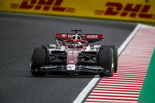77 BOTTAS Valtteri (fin), Alfa Romeo F1 Team ORLEN C42, action during the Formula 1 Honda Japense Grand Prix 2022, 18th round of the 2022 FIA Formula One World Championship, WM, Weltmeisterschaft from Octobre 7 to 9, 2022 on the Suzuka International Racing Course, in Suzuka, Mie Prefecture, Japan - F1 - JAPANESE GRAND PRIX 2022 DPPI Panoramic  _V2_6315