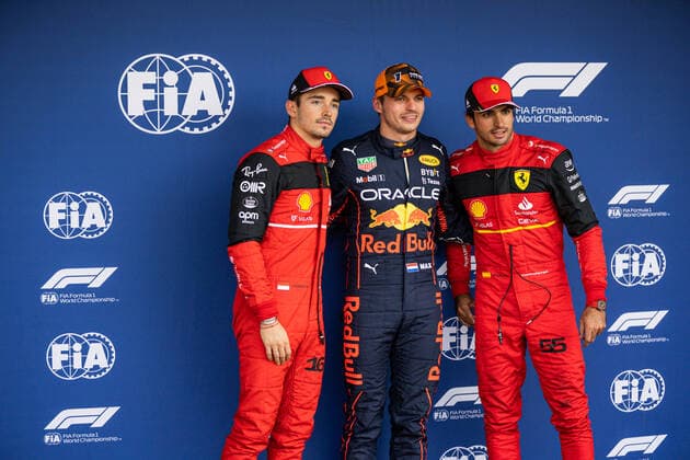 LECLERC Charles (mco), Scuderia Ferrari F1-75, VERSTAPPEN Max (ned), Red Bull Racing RB18, SAINZ Carlos (spa), Scuderia Ferrari F1-75, portrait during the Formula 1 Honda Japanese Grand Prix 2022, 18th round of the 2022 FIA Formula One World Championship, WM, Weltmeisterschaft from Octobre 7 to 9, 2022 on the Suzuka International Racing Course, in Suzuka, Mie Prefecture, Japan - F1 - JAPANESE GRAND PRIX 2022 DPPI Panoramic  AV6_8701