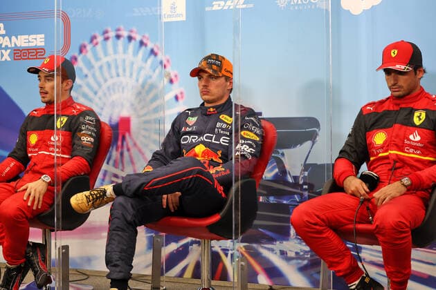 From left to right: Charles Leclerc (MON) Ferrari, Max Verstappen (NLD) Red Bull Racing and Carlos Sainz Jr (ESP) Ferrari, portrait in the post qualifying FIA press conference, PK, Pressekonferenz during the Formula 1 Honda Japense Grand Prix 2022, 18th round of the 2022 FIA Formula One World Championship, WM, Weltmeisterschaft from Octobre 7 to 9, 2022 on the Suzuka International Racing Course, in Suzuka, Mie Prefecture, Japan - F1 - JAPANESE GRAND PRIX 2022 DPPI Panoramic  JAPAN_PRESS_CONF_SATURDAY_41