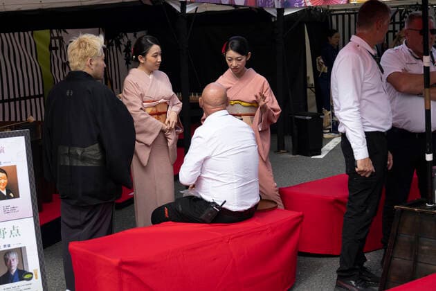 October 8, 2022, Suzuka, Mie, Japan: October 8, 2022: Suzuka Circuit, Mie Prefecture, JAPAN: Japanese women in kimono at Qualifying Day for the Formula 1 Honda Japanese Grand Prix. Max Verstappen of Red Bull Racing qualified in pole position. Motorsports. Suzuka Japan - ZUMAb177 20221008_zap_b177_063 Copyright: xTaidghxBarronx