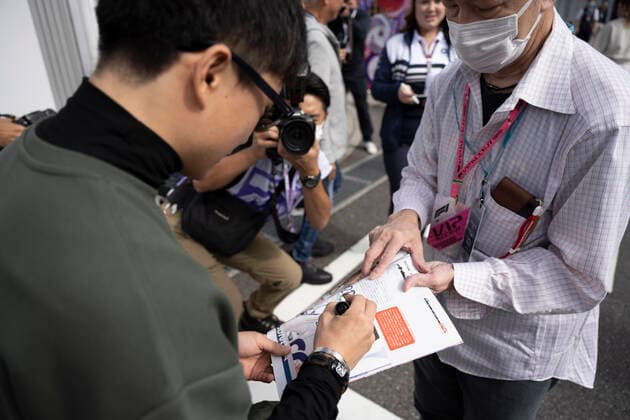 October 8, 2022, Suzuka, Mie, Japan: October 8, 2022: Suzuka Circuit, Mie Prefecture, JAPAN: YUKI TSUNODA of AlphaTauri 22 arrives at Qualifying Day for the Formula 1 Honda Japanese Grand Prix. Max Verstappen of Red Bull Racing qualified in pole position. Motorsports. Suzuka Japan - ZUMAb177 20221008_zap_b177_110 Copyright: xTaidghxBarronx