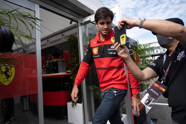 October 8, 2022, Suzuka, Mie, Japan: October 8, 2022: Suzuka Circuit, Mie Prefecture, JAPAN: CARLOS SANIZ of Ferrari 55 arrives at Qualifying Day for the Formula 1 Honda Japanese Grand Prix. Max Verstappen of Red Bull Racing qualified in pole position. Motorsports. Suzuka Japan - ZUMAb177 20221008_zap_b177_119 Copyright: xTaidghxBarronx