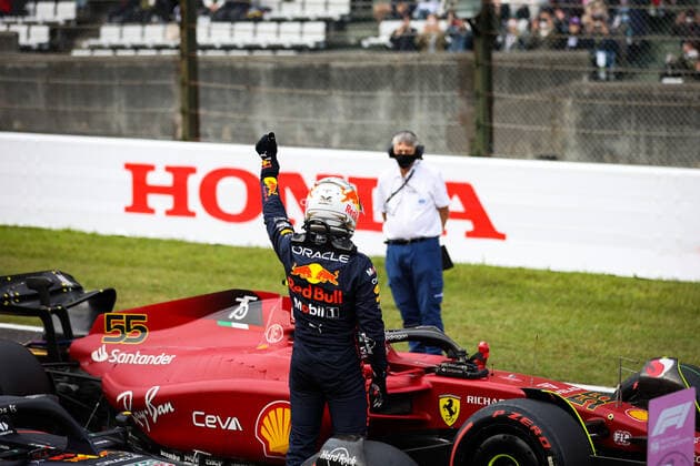 VERSTAPPEN Max (ned), Red Bull Racing RB18, portrait during the Formula 1 Honda Japanese Grand Prix 2022, 18th round of the 2022 FIA Formula One World Championship, WM, Weltmeisterschaft from October 7 to 9, 2022 on the Suzuka International Racing Course, in Suzuka, Mie Prefecture, Japan - F1 - JAPANESE GRAND PRIX 2022 DPPI Panoramic  00122041_AV6_8503
