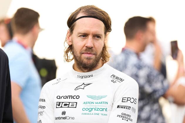 VETTEL Sebastian (ger), Aston Martin F1 Team AMR22, portrait during the Formula 1 Honda Japanese Grand Prix 2022, 18th round of the 2022 FIA Formula One World Championship, WM, Weltmeisterschaft from October 7 to 9, 2022 on the Suzuka International Racing Course, in Suzuka, Mie Prefecture, Japan - F1 - JAPANESE GRAND PRIX 2022 DPPI Panoramic  00122041_AV6_8776