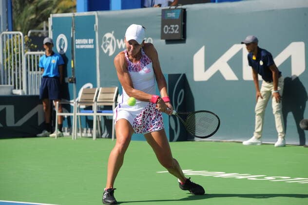 October 8, 2022, Monastir, Tunisia: Veronika Kudermetova in action.....AlizÅ½ Cornet (France) vs Veronika Kudermetova (Russia) during the 1 2 Jasmin open Tunisia tennis tournament WTA, Tennis Damen 250) in Monastir in the Sahel (160km south east of Tunis) from October 1 to 9, 2022. Tunisia - ZUMAm107 20221008_zaf_m107_002 Copyright: xChokrixMahjoubx