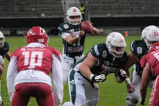 08 10 2022 xkhx Frankfurt am Main, Deutsche Bank Park, German Football League GFL Erima German Bowl XLIII Final Potsdam Royals Schwäbisch Hall Unicorns Hennessey Reilly 11, Schwäbisch Hall Unicorns