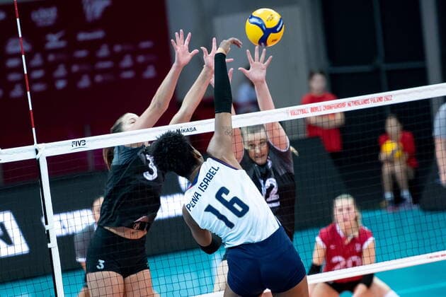 LODZ. 08.10.2022 MISTRZOSTWA SWIATA W SIATKOWCE KOBIET MECZ : DOMINIKANA - KANADA --- FIVB VOLLEYBALL WOMEN World Championship, WM, Weltmeisterschaft 2022 MATCH: DOMINICAN REPUBLIC - CANADA N Z PAOLA YONKAIRA PENA ISABEL FOT. PAWEL PIOTROWSKI 400mm.pl NEWSPIX.PL --- Newspix.pl POLAND OUT!  20221008__PAP029