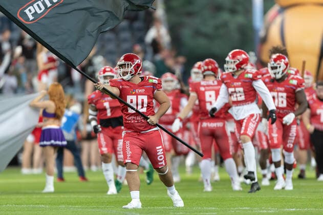 Potsdam Royals Schwäbisch Hall Unicorns, German Bowl XLIII Caner Sait Royals, 90 carries the Potsdam flag on the court Final of the erima GFL between the Potsdam Royals and the Schwäbisch Hall Unicorns on 8 October 2022 at Deutsche Bank Park in Frankfurt am Main , Frankfurt am Main Hesse Germany Deutsche Bank Park