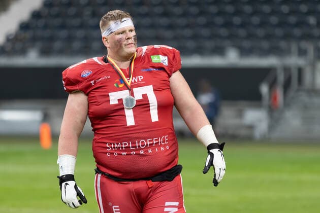 Potsdam Royals Schwäbisch Hall Unicorns, German Bowl XLIII Even with the silver medal around his neck, Stefan Stefansson Royals, 77 is inconsolable and looks disappointed at the celebrating Unicorns Final of the erima GFL between the Potsdam Royals and the Schwäbisch Hall Unicorns on 8 October 2022 at Deutsche Bank Park in Frankfurt am Main , Frankfurt am Main Hesse Germany Deutsche Bank Park