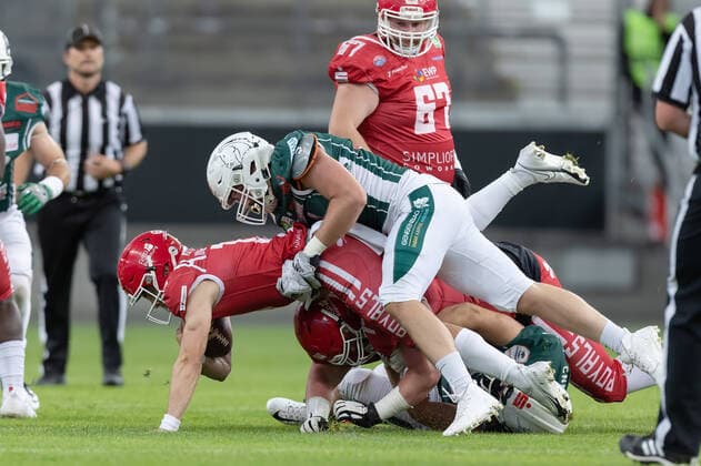 Potsdam Royals Schwäbisch Hall Unicorns, German Bowl XLIII Abrupt end to quarterback Robert Patterson IV Royals running game, 13 erima GFL final between the Potsdam Royals and the Schwäbisch Hall Unicorns on October 8, 2022 at Deutsche Bank Park in Frankfurt am Main , Frankfurt am Main Hesse Germany Deutsche Bank Park