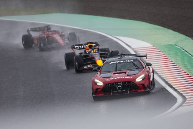 01 VERSTAPPEN Max (nld), Red Bull Racing RB18, action with 16 LECLERC Charles (mco), Scuderia Ferrari F1-75 with the safety car during the Formula 1 Honda Japense Grand Prix 2022, 18th round of the 2022 FIA Formula One World Championship, WM, Weltmeisterschaft from Octobre 7 to 9, 2022 on the Suzuka International Racing Course, in Suzuka, Mie Prefecture, Japan - F1 - JAPANESE GRAND PRIX 2022 - RACE DPPI Panoramic  GOOD3692