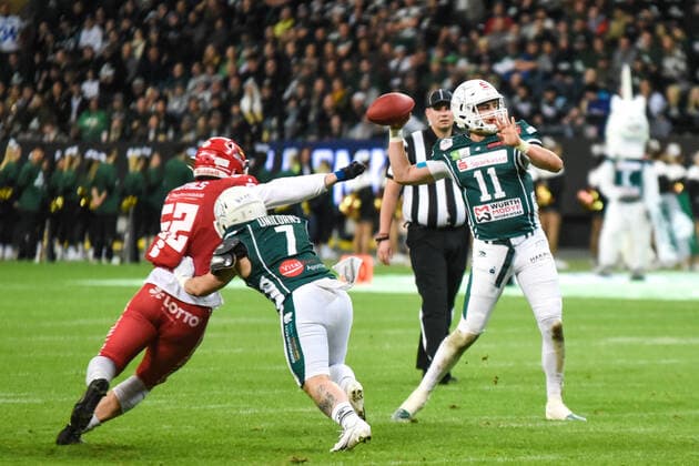 Reilly Hennessey Potsdam Royals vs Schwäbisch Hall Unicorns German Bowl game photos 08 10 2022 Reilly Hennessey 11, quarterback Schwäbisch Hall Unicorns Potsdam Royals north champion vs Schwäbisch Hall Unicorns south champion at the ERIMA German Bowl on 08 October 2022 in Frankfurt Main Hesse, Germany at Deutsche Bank Park Frankfurt Waldstadion Final of the German Football League GFL for the title of German Champion in American Football Schwäbisch Hall Unicorns win the German Bowl with 44 27 against Potsdam Royals in front of 9 637 spectators and are German Football Champion
