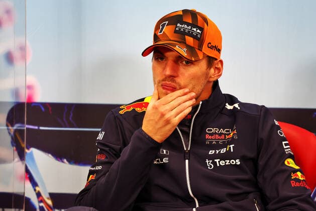 VERSTAPPEN Max (ned), Red Bull Racing RB18, portrait race winner and World Champion in the post race FIA press conference, PK, Pressekonferenz in the post race FIA Press Conference during the Formula 1 Honda Japanese Grand Prix 2022, 18th round of the 2022 FIA Formula One World Championship, WM, Weltmeisterschaft from Octobre 7 to 9, 2022 on the Suzuka International Racing Course, in Suzuka, Mie Prefecture, Japan - F1 - JAPANESE GRAND PRIX 2022 - RACE DPPI Panoramic  JAPAN_SUNDAY_FIA_PRESS_CONF_05