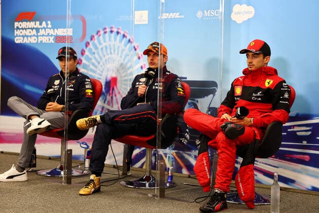 From left to right: Sergio Perez (MEX) Red Bull Racing, Max Verstappen (NLD) Red Bull Racing and Charles Leclerc (MON) Ferrari, portrait in the post race FIA press conference, PK, Pressekonferenz during the Formula 1 Honda Japanese Grand Prix 2022, 18th round of the 2022 FIA Formula One World Championship, WM, Weltmeisterschaft from Octobre 7 to 9, 2022 on the Suzuka International Racing Course, in Suzuka, Mie Prefecture, Japan - F1 - JAPANESE GRAND PRIX 2022 - RACE DPPI Panoramic  JAPAN_SUNDAY_FIA_PRESS_CONF_07