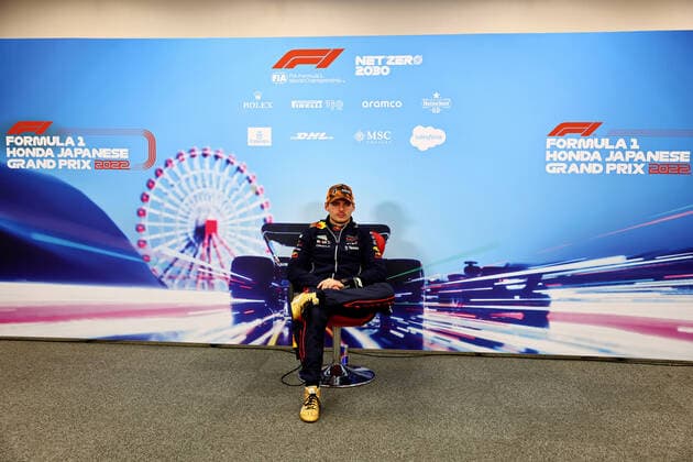 VERSTAPPEN Max (ned), Red Bull Racing RB18, portrait race winner and World Champion in the post race FIA press conference, PK, Pressekonferenz in the post race FIA Press Conference during the Formula 1 Honda Japanese Grand Prix 2022, 18th round of the 2022 FIA Formula One World Championship, WM, Weltmeisterschaft from Octobre 7 to 9, 2022 on the Suzuka International Racing Course, in Suzuka, Mie Prefecture, Japan - F1 - JAPANESE GRAND PRIX 2022 - RACE DPPI Panoramic  JAPAN_SUNDAY_FIA_PRESS_CONF_09