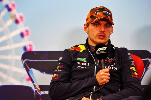 VERSTAPPEN Max (ned), Red Bull Racing RB18, portrait race winner and World Champion in the post race FIA press conference, PK, Pressekonferenz in the post race FIA Press Conference during the Formula 1 Honda Japanese Grand Prix 2022, 18th round of the 2022 FIA Formula One World Championship, WM, Weltmeisterschaft from Octobre 7 to 9, 2022 on the Suzuka International Racing Course, in Suzuka, Mie Prefecture, Japan - F1 - JAPANESE GRAND PRIX 2022 - RACE DPPI Panoramic  JAPAN_SUNDAY_FIA_PRESS_CONF_23