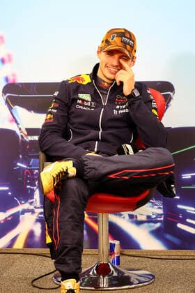 VERSTAPPEN Max (ned), Red Bull Racing RB18, portrait race winner and World Champion in the post race FIA press conference, PK, Pressekonferenz in the post race FIA Press Conference during the Formula 1 Honda Japanese Grand Prix 2022, 18th round of the 2022 FIA Formula One World Championship, WM, Weltmeisterschaft from Octobre 7 to 9, 2022 on the Suzuka International Racing Course, in Suzuka, Mie Prefecture, Japan - F1 - JAPANESE GRAND PRIX 2022 - RACE DPPI Panoramic  JAPAN_SUNDAY_FIA_PRESS_CONF_20