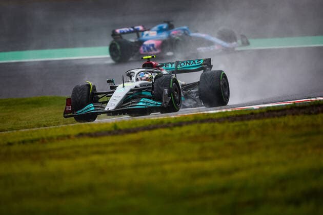 44 HAMILTON Lewis (gbr), Mercedes AMG F1 Team W13, action during the Formula 1 Honda Japanese Grand Prix 2022, 18th round of the 2022 FIA Formula One World Championship, WM, Weltmeisterschaft from Octobre 7 to 9, 2022 on the Suzuka International Racing Course, in Suzuka, Mie Prefecture, Japan - F1 - JAPANESE GRAND PRIX 2022 - RACE DPPI Panoramic  20221009_GOOD3803