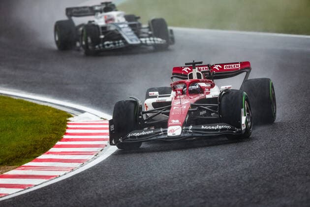77 BOTTAS Valtteri (fin), Alfa Romeo F1 Team ORLEN C42, action during the Formula 1 Honda Japanese Grand Prix 2022, 18th round of the 2022 FIA Formula One World Championship, WM, Weltmeisterschaft from Octobre 7 to 9, 2022 on the Suzuka International Racing Course, in Suzuka, Mie Prefecture, Japan - F1 - JAPANESE GRAND PRIX 2022 - RACE DPPI Panoramic  20221009_GOOD3867