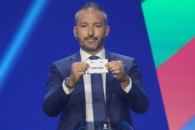 Gianluca Zambrotta Italy draws Portugal from lottery pot 1 at the draw of the qualifying groups for the European Championship 2024 in Frankfurt Festhalle 09 10 2022 EURO2024 Qualifying Draw EM 2024 Draw of the qualifying groups, Festhalle Frankfurt