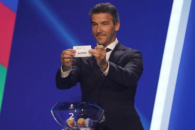 Karl Heinz Riedle draws Austria from lot pot 2 at the draw of the qualifying groups for the European Championship 2024 in the Festhalle Frankfurt 09 10 2022 EURO2024 Qualifying Draw EM 2024 Draw of the qualifying groups, Festhalle Frankfurt