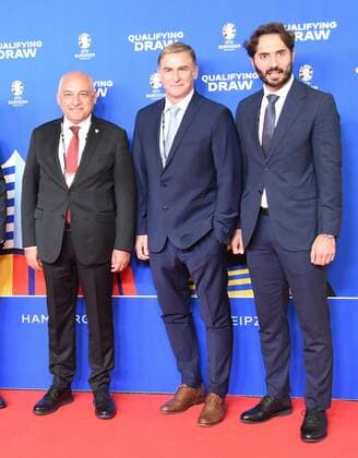 09 10 2022 Frankfurt am Main, EURO2024 Qualifying Draw EM 2024 Draw of the qualification groups, Festhalle Frankfurt Turkish delegation with President Mehmet Büyükeksi, national coach Stefan Kuntz and Halil Altintop
