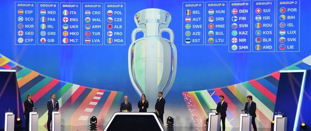 09 10 2022 Frankfurt am Main, EURO2024 Qualifying Draw EM 2024 Draw of Qualifying Groups, Festhalle Frankfurt Draw emspor, DFL regulations prohibit any use of photographs as image sequences and or quasi video