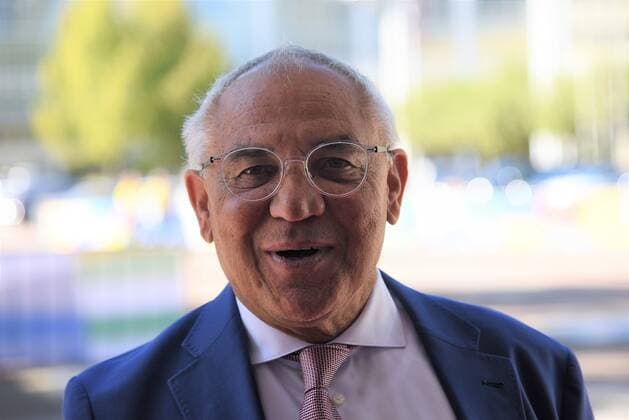 09 10 2022 Frankfurt am Main, EURO2024 Qualifying Draw EM 2024 Draw of Qualifying Groups, Festhalle Frankfurt coaching legend Wolfgang Felix Magath emspor, DFL regulations prohibit any use of photographs as image sequences and or quasi video