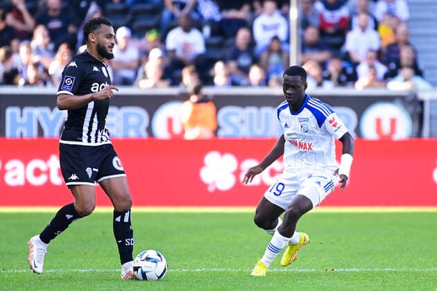 Habib Diarra ( 19 - Strasbourg ) - Sofiane BOUFAL ( 7 - Angers ) - FOOTBALL : Angers vs Strasbourg - Ligue 1 - 09 10 2022 FedericoPestellini Panoramic 
