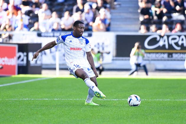 RonaÃ«l Pierre Gabriel ( 18 - Strasbourg ) - FOOTBALL : Angers vs Strasbourg - Ligue 1 - 09 10 2022 FedericoPestellini Panoramic 