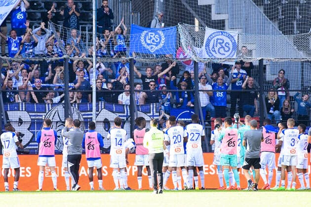Remerciements des joueurs de Strasbourg aux supporters - FOOTBALL : Angers vs Strasbourg - Ligue 1 - 09 10 2022 FedericoPestellini Panoramic 