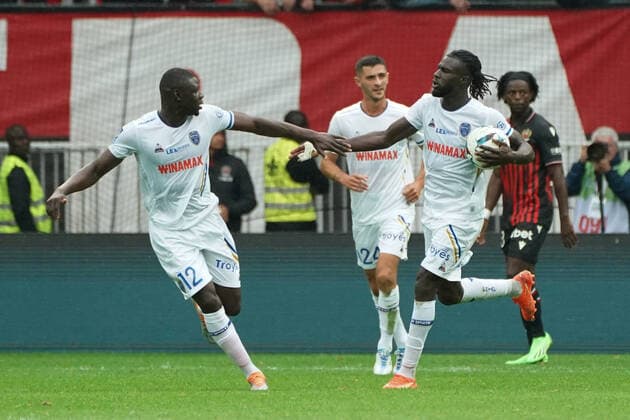 Joie - Papa Yade (Troyes) - Brandon Domingues (Troyes) FOOTBALL : OGC Nice vs Troyes - Ligue 1 Uber Eats - Nice - 09 10 2022 NorbertScanella Panoramic 